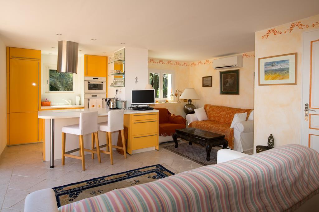 La Tarentane Hotel Grimaud Eksteriør billede