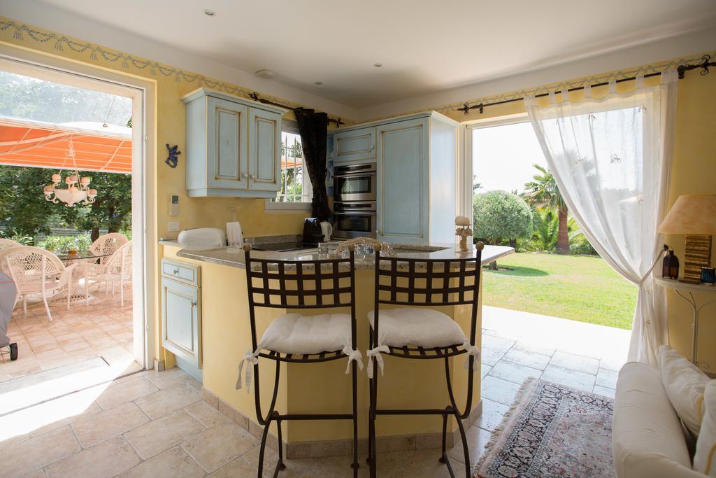 La Tarentane Hotel Grimaud Eksteriør billede