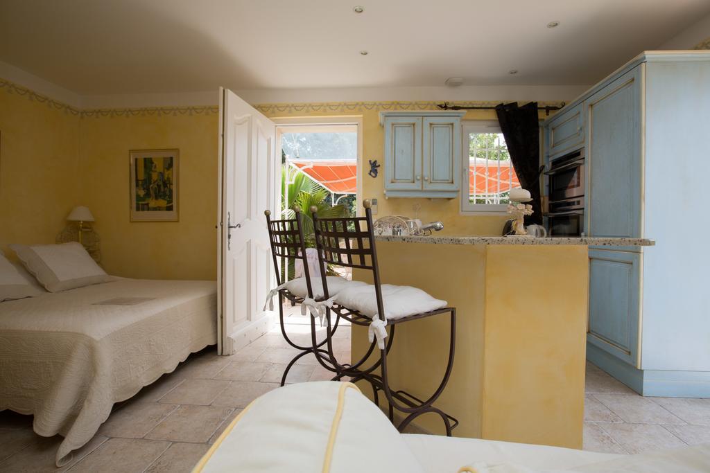 La Tarentane Hotel Grimaud Eksteriør billede