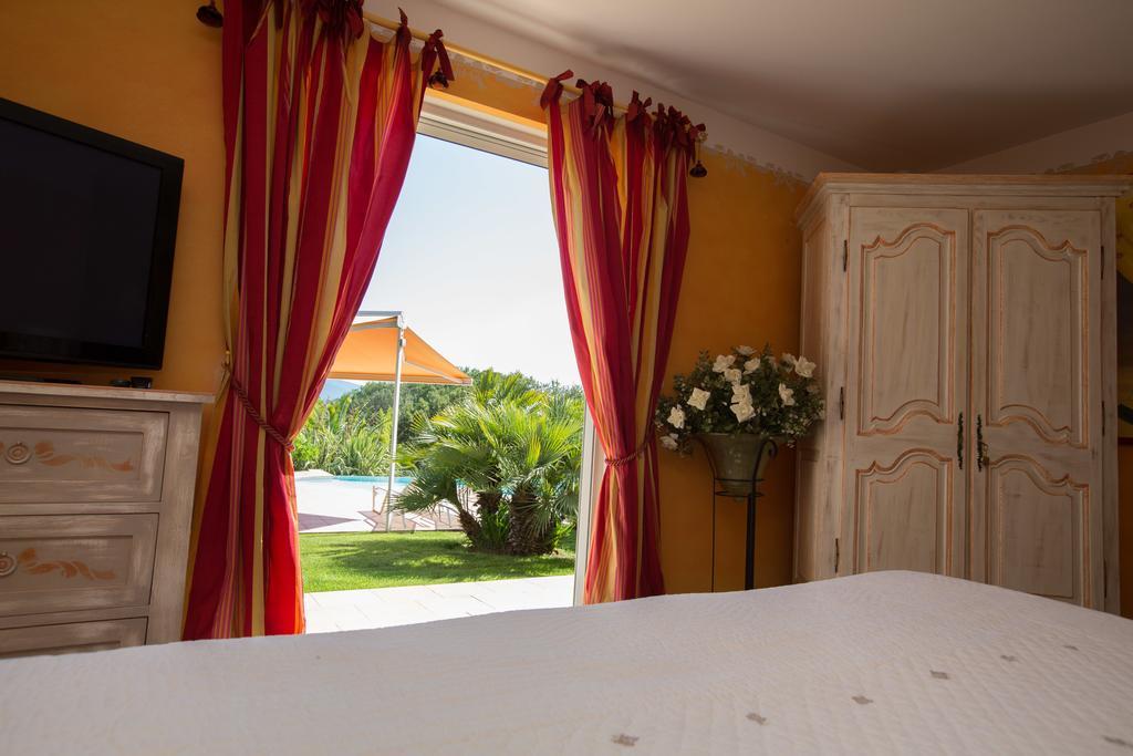 La Tarentane Hotel Grimaud Eksteriør billede