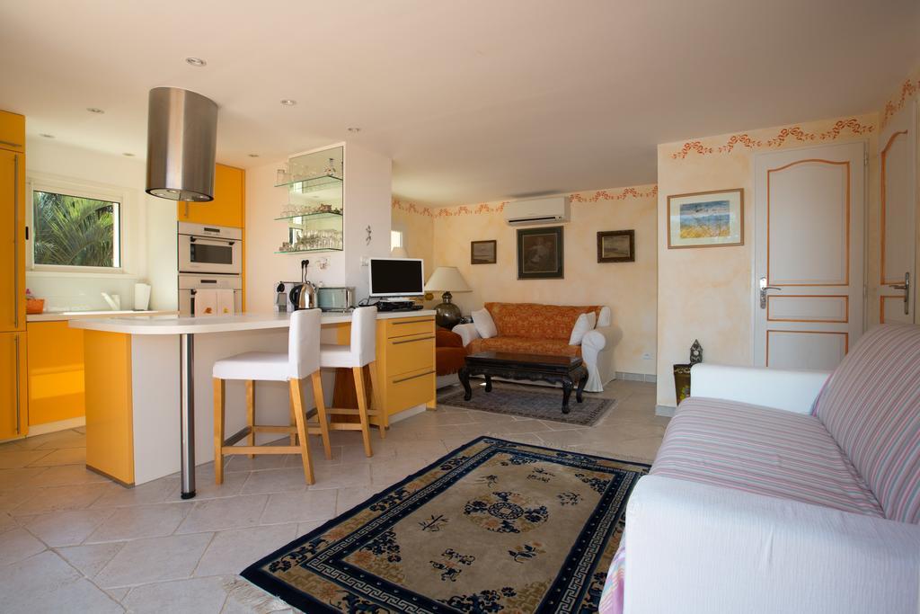 La Tarentane Hotel Grimaud Værelse billede
